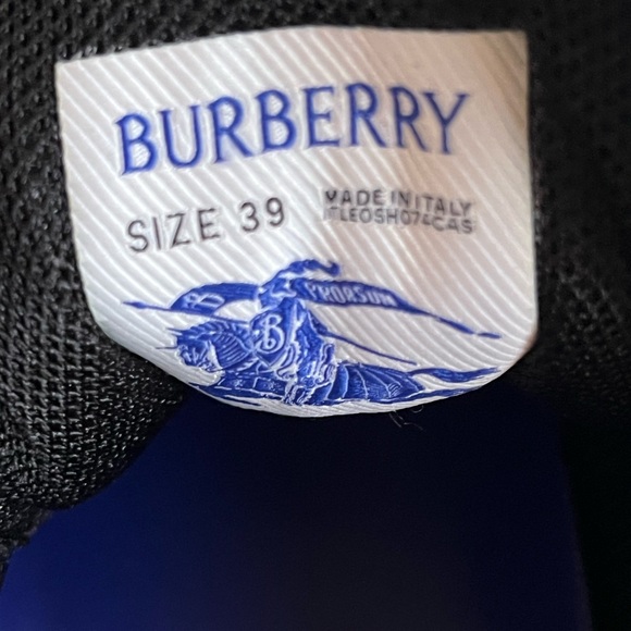 🔴SOLD🔴 BURBERRY Check Knit Box Sneaker - Black and White Size 39 - Picture 11 of 12